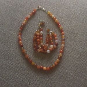 Beautiful necklace and bracket set